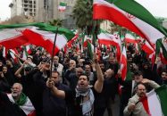 ট্রাম্পের ক্ষমতা দখলের আহ্বানকে বৃদ্ধাঙ্গুলি দেখালেন ইরানিরা