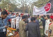 ভাষা শহীদদের শ্রদ্ধা জানাতে কেন্দ্রীয় শহীদ মিনারে মানুষের ঢল