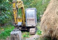 বাকেরগঞ্জে ভেকুর আগ্রাসনে জমি দখল, ক্ষতি হচ্ছে কৃষি জমি,রাস্তা, প্রশাসনের হস্তক্ষেপ কামনা