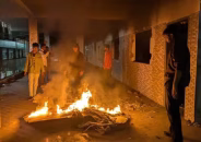 খুলনায় আ.লীগ কার্যালয়ে আগুন বিক্ষুব্ধ ছাত্র-জনতার