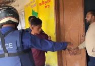 কলাপাড়ায় জালভোট দেওয়ার চেষ্টা, আটক ২