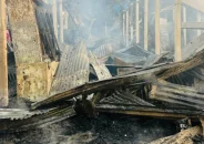 ইফতারের আগে সোনারগাঁয়ে আগুনে পুড়ে ছাই ১৮ পরিবারের বসতঘর