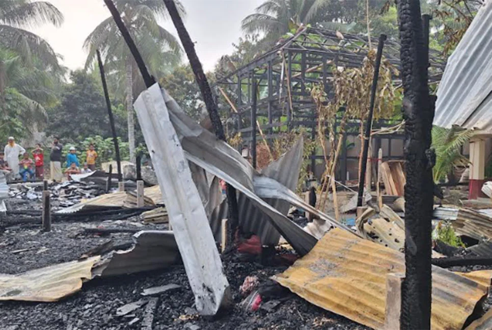 ভয়াবহ অগ্নিকান্ডে মহিলা মাদ্রাসা পুড়ে ছাই