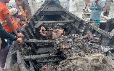 কলাপাড়ায় রাতের আঁধারে জেলের জাল ও নৌকা পুড়িয়ে দিল দুর্বৃত্তরা