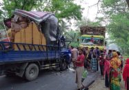 মাদারীপুরে পিকআপভ্যান ও ট্রাকের সংর্ঘষে শিশুসহ আহত ১০