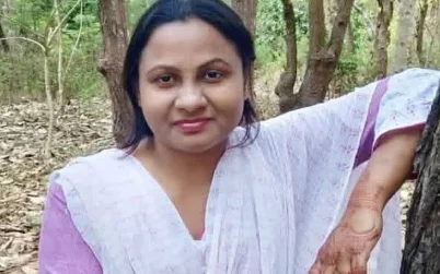 পোষা বিড়ালকে উদ্ধার করতে গিয়ে ছাদ থেকে পড়ে তরুণীর মৃত্যু