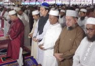 বরিশালে বৃষ্টি উপেক্ষা করে ঈদুল ফিতরের প্রধান জামাত অনুষ্ঠিত