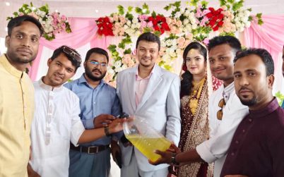 দুমকীতে বিয়ে বাড়িতে বরকে ‘ডিজেল’ উপহার