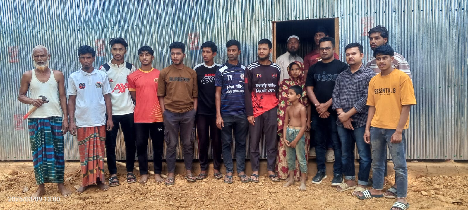 পানছড়িতে অসহায় পরিবারকে ঘর উপহার দিল যুবসমাজ