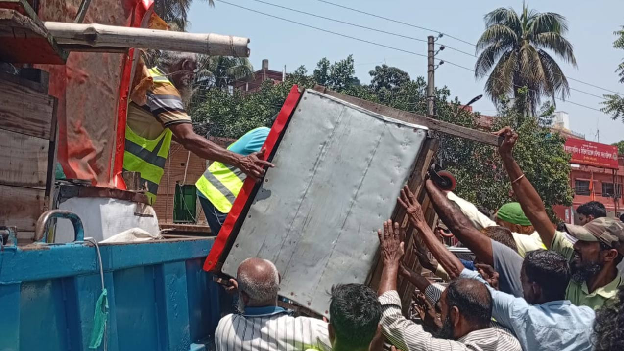 ব‌রিশা‌লে তিন শতা‌ধিক অবৈধ স্থাপনা উচ্ছেদ