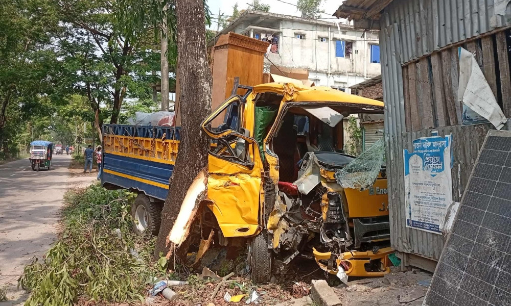 দুমকীতে ট্রাকচাপায় সাবেক ব্যাংক কর্মকর্তা নিহত