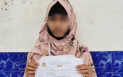 পিরোজপুরে বাল্যবিবাহ থেকে রক্ষা পেতে থানায় শিক্ষার্থীর অবস্থান