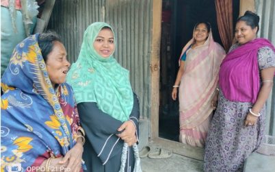 ভোট চাইতে সাধারণ মানুষের দ্বারে দ্বারে বাকেরগঞ্জের কাউন্সিলর প্রার্থী সাবরিনা