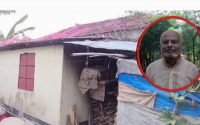 বাকেরগঞ্জে সংখ্যালঘুর আশ্রায়ন প্রকল্পের ঘরের তালা ভেঙে আরেকজনকে থাকতে দিলেন বিএনপি নেতা