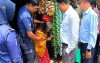 ত্রিশালে অন্তঃসত্ত্বা মানসিক ভারসাম্যহীন নারীর দায়িত্ব নিলেন ইউএনও আরাফাত সিদ্দিকী
