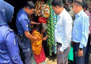 ত্রিশালে অন্তঃসত্ত্বা মানসিক ভারসাম্যহীন নারীর দায়িত্ব নিলেন ইউএনও আরাফাত সিদ্দিকী