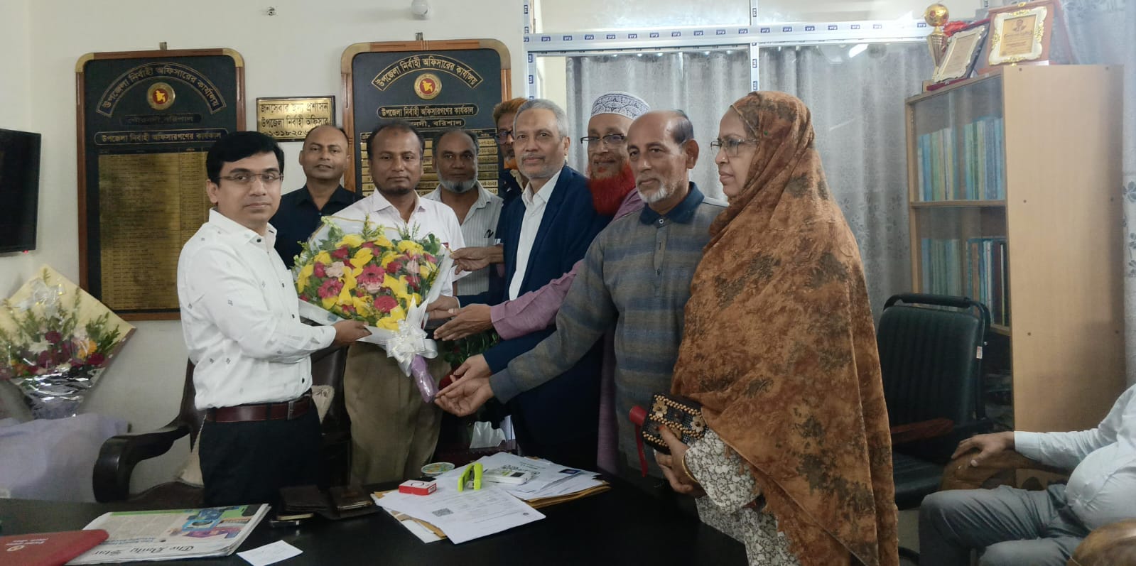 গৌরনদীতে ইউএনও’র সাথে উপজেলা দুর্নীতি প্রতিরোধ কমিটির সৌজন্য সাক্ষাৎ