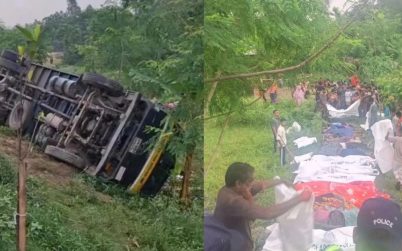 রডবোঝাই ট্রাক উল্টে নিহত ১৫