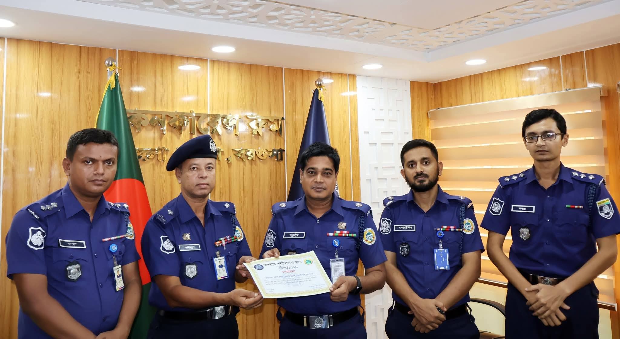 তালতলীতে আইনশৃঙ্খলা রক্ষায় কঠোর অবস্থানে পুলিশ: মাদক ও অপরাধ দমনে জিরো টলারেন্স