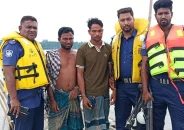 মেহেন্দিগঞ্জ ইলিশা নদীতে চাঁদা আদায়ের সময় দুই চাঁদাবাজ আটক