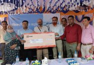 ব্র্যাকের গবাদিপ্রাণি সুরক্ষা বিমা: ক্ষতিপূরণ পেলেন চরফ্যাশনের খামারি