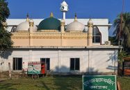 বাকেরগঞ্জে ৪০০ বছরের ঐতিহ্য বহন করছে মুগা খান জামে মসজিদ