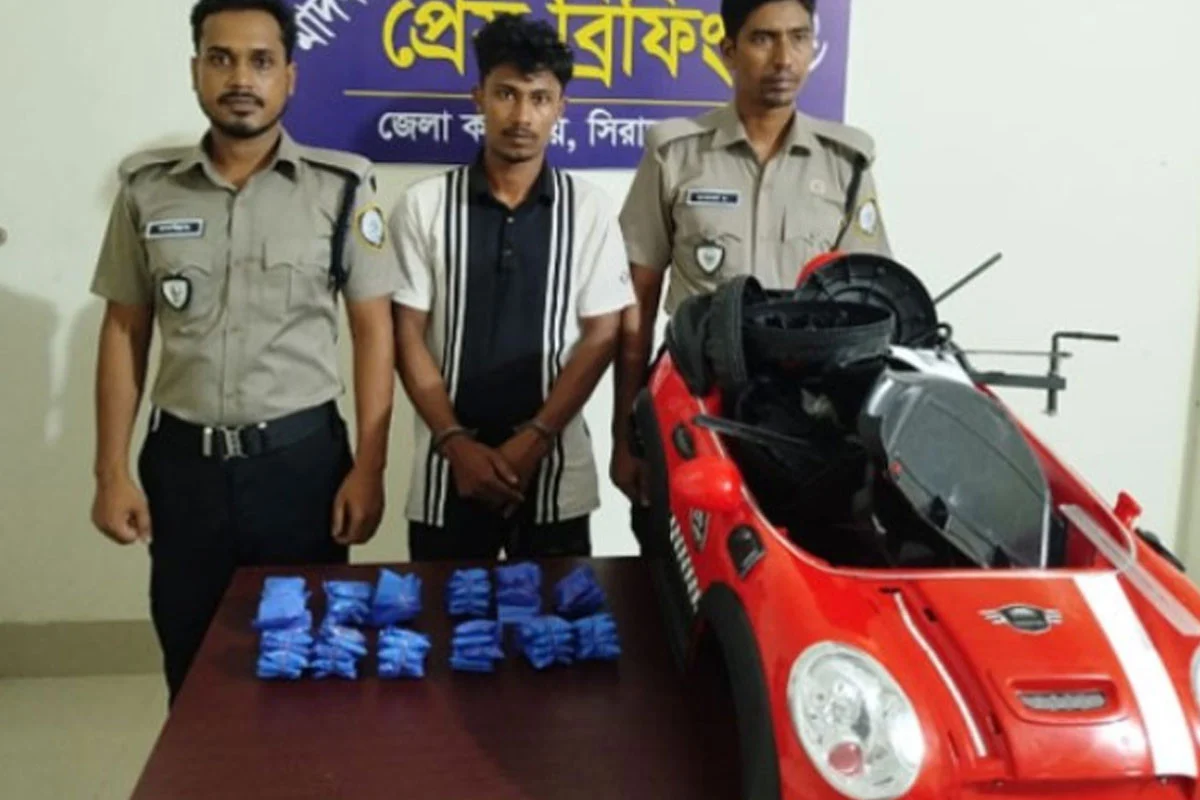 খেলনা গাড়িতে পাচার হচ্ছিল ১২ হাজার ইয়াবা, আটক ১