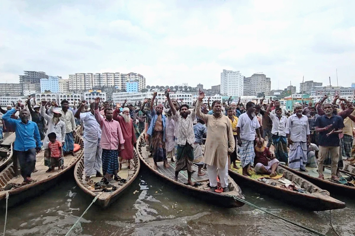 বুড়িগঙ্গার সিমসন ঘাট পুনরায় চালুর দাবি মাঝিদের