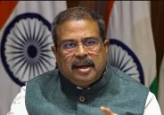 লাগাতার আন্দোলনের মুখে ভারতের শিক্ষামন্ত্রীর পদত্যাগ