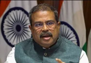 লাগাতার আন্দোলনের মুখে ভারতের শিক্ষামন্ত্রীর পদত্যাগ