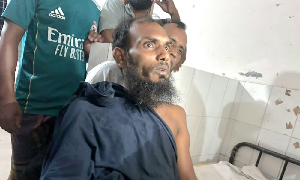 বাউফলে গৃহবধূকে যৌন নির্যাতনের সময় হাতেনাতে আটক জামায়াত নেতা ফারুক প্যাদা