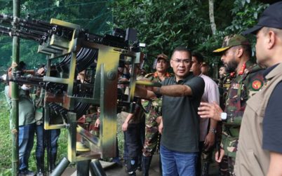 বাবুগঞ্জে বিস্তীর্ণ জঙ্গলে সেনাবাহিনীর গ্রীষ্মকালীন মহড়া পরিদর্শনে প্রধানমন্ত্রী