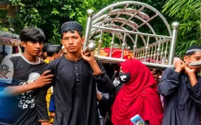 চরফ্যাশনে ট্রলিচাপায় মাদরাসাছাত্রী নিহত, মরদেহ নিয়ে সহপাঠীদের বিক্ষোভ