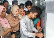 বরিশালে সিভিল সার্জন অপসারণের দাবিতে কক্ষে তালা ও বিক্ষোভ