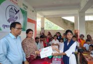 আমতলীতে স্বপ্নছোঁয়া স্বেচ্ছাসেবী যুব সংগঠনের উদ্যোগে শিক্ষা উপকরণ বিতরণ ও মাদকবিরোধী সচেতনতা সভা অনুষ্ঠিত