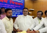 প্রধানমন্ত্রী’র নির্দেশে ভূরুঙ্গামারীতে অগ্নিকাণ্ডে ক্ষতিগ্রস্ত ব্যবসায়ীদের পাশে সাইফুর রহমান রানা