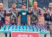 জীবননগর সীমান্তে ভারতীয় নেশাজাতীয় সিরাপসহ যুবক আটক