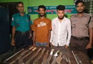 বরিশালে দেশীয় অস্ত্রসহ কিশোর গ্যাংয়ের ২ সদস্য আটক