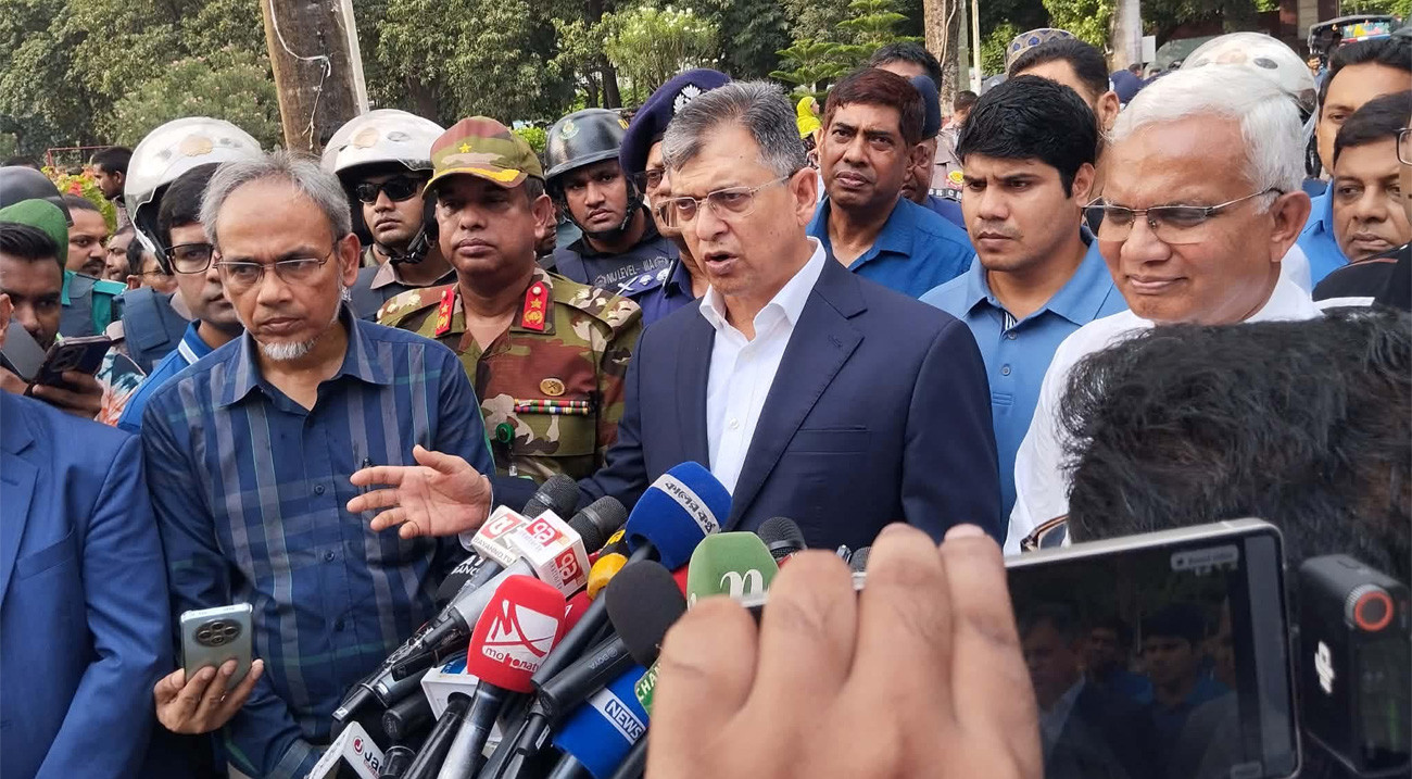 সন্ত্রাসী-মাদক ব্যবসায়ীদের দ্রুত নির্মূলের নির্দেশ স্বরাষ্ট্রমন্ত্রীর