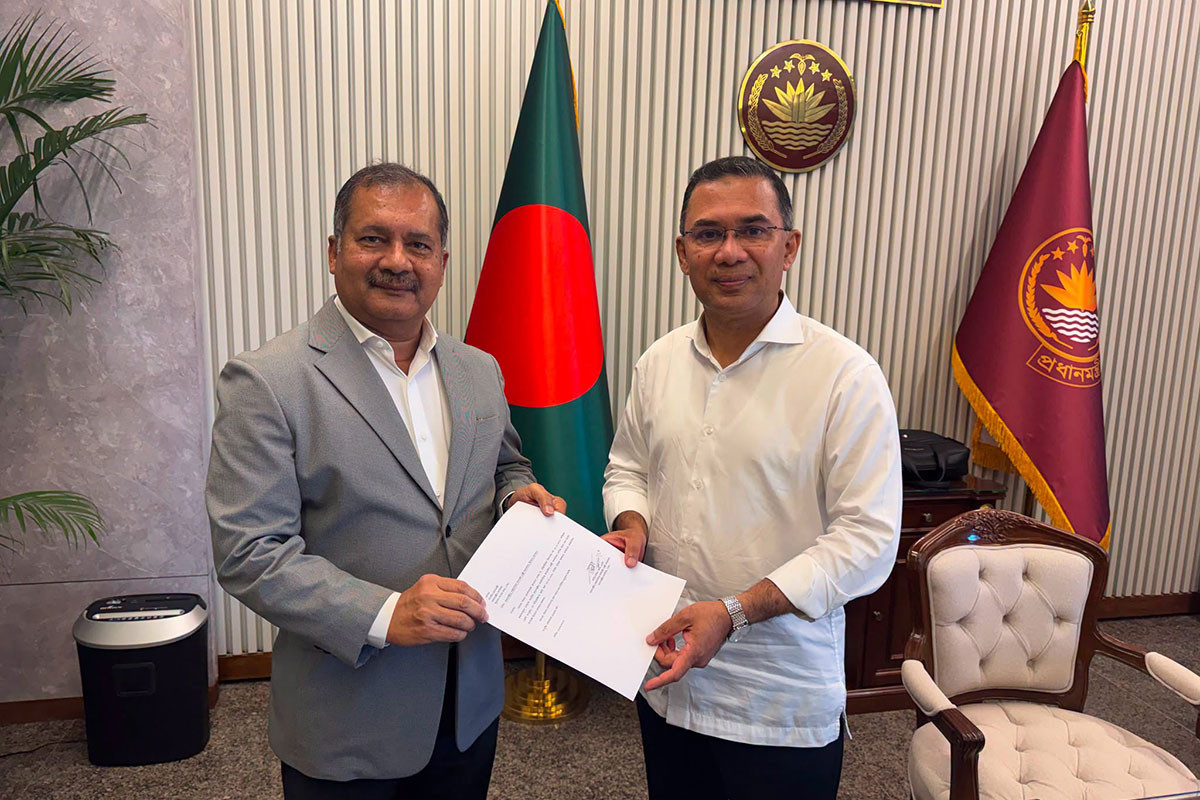 প্রধানমন্ত্রীর কাছে যোগদানপত্র দিলেন রাজনৈতিক উপদেষ্টা জহির উদ্দিন স্বপন