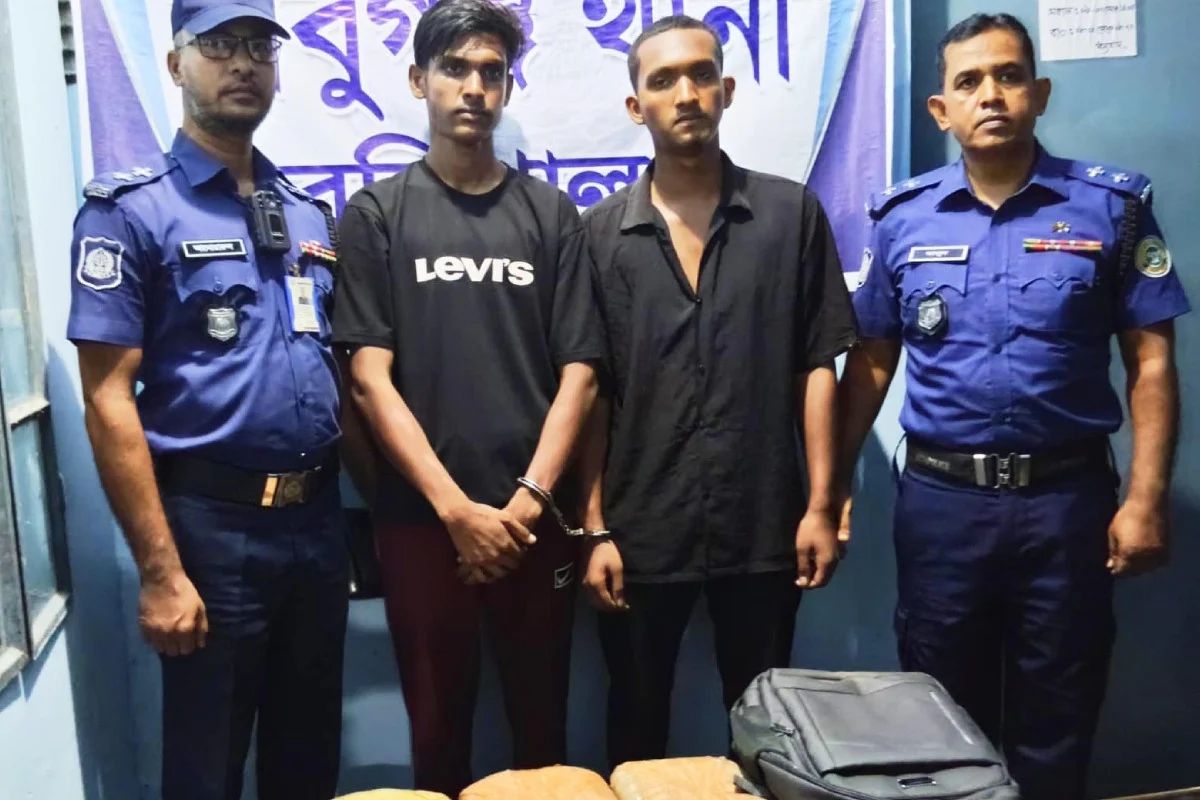 বাবুগঞ্জে ৯ কেজি গাঁজাসহ দুই যুবক আটক ২