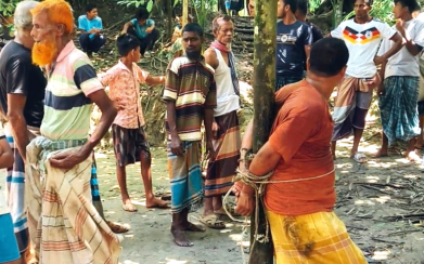 ফ্যামিলি কার্ড দেওয়ার কথা বলে তালতলীতে বৃদ্ধাকে ধর্ষণের অভিযোগ, যুবক আটক