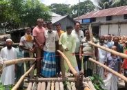 বরগুনায় ফিতা কেটে বিএনপি নেতার সাঁকো উদ্বোধন