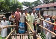 বরগুনায় ফিতা কেটে বিএনপি নেতার সাঁকো উদ্বোধন