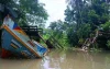 রাজাপুরে বালুবাহী জাহাজের ধাক্কায় সেতু ভেঙে খালে, যোগাযোগ বন্ধ