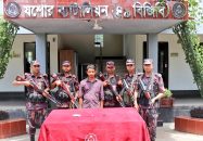যশোরে ২৫ লাখ টাকার সোনার বারসহ যুবক আটক