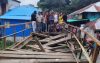 বাকেরগঞ্জে বাল্কহেডের ধাক্কায় ধসে পড়লো সেতু, দুর্ভোগে হাজারো মানুষ