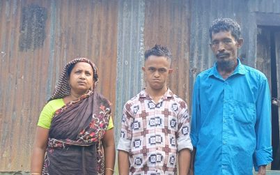 শারীরিক প্রতিবন্ধী জহিরুলের মানবেতর জীবন,সমাজে বিত্তবানদের এগিয়ে আসার আহ্বান