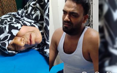 বাকেরগঞ্জে জমি সংক্রান্ত বিরোধের জেরে বৃদ্ধা ও প্রবাসী নাতির ওপর হামলা