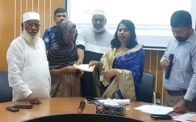 চুয়াডাঙ্গায় সড়ক দুর্ঘটনায় ক্ষতিগ্রস্ত ২০ পরিবার পেল আর্থিক সহায়তা